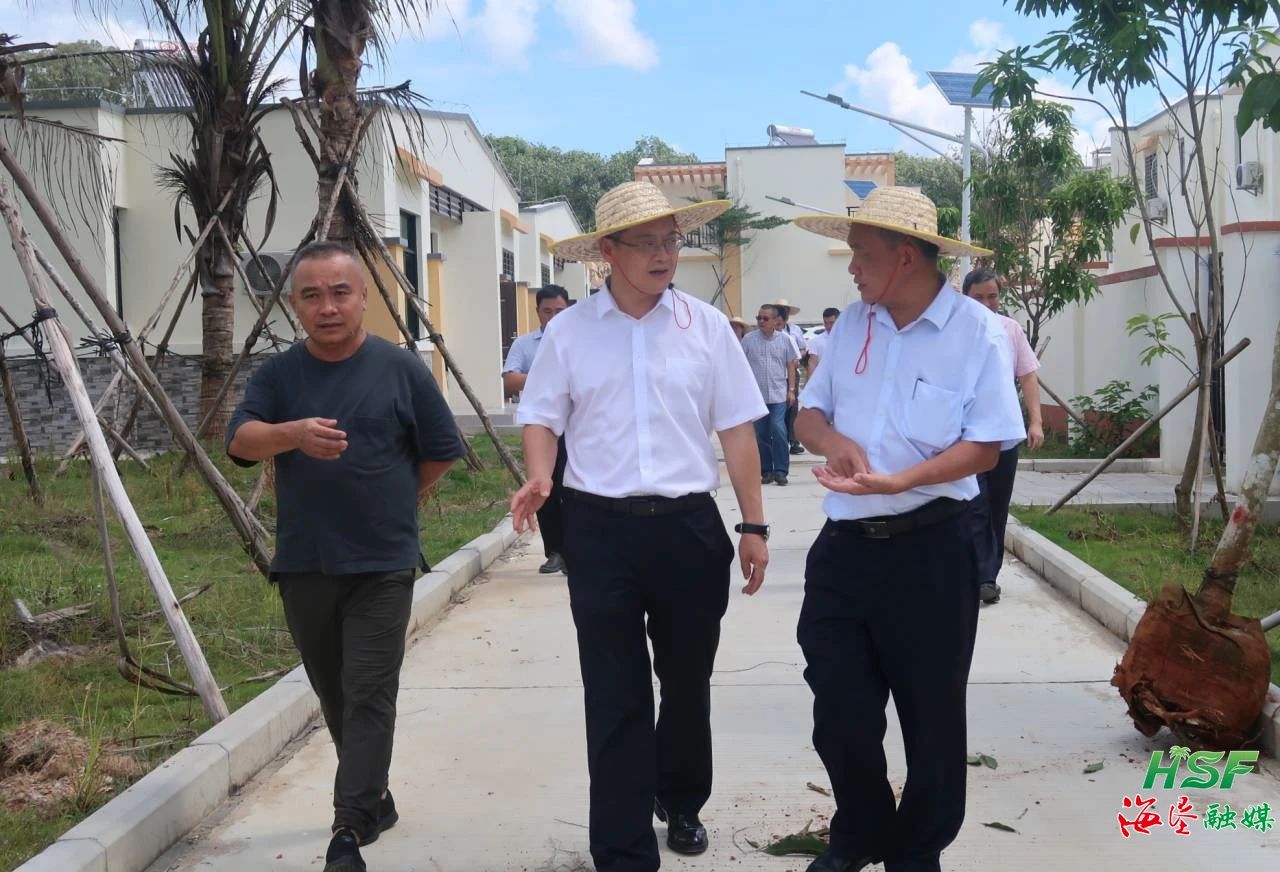 艾軼倫一行人在天角潭水利樞紐工程墾區(qū)移民安置點(diǎn)(西聯(lián)農(nóng)場(chǎng)南園小區(qū))走訪調(diào)研 艾軼倫一行人在天角潭水利樞紐工程墾區(qū)移民安置點(diǎn)(西聯(lián)農(nóng)場(chǎng)南園小區(qū))走訪調(diào)研